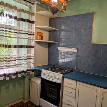 Миру вул., 82