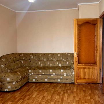 Академіка Корольова вул., 3
