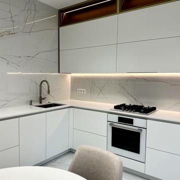 Петра Сагайдачного вул., 19