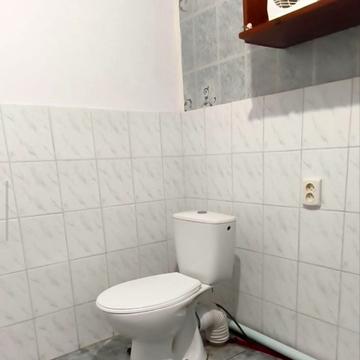 Богдана Хмельницького вул., 38