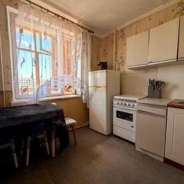 Євгена Коновальця вул., 136д