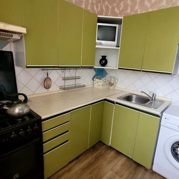 Тарасівська вул., 16