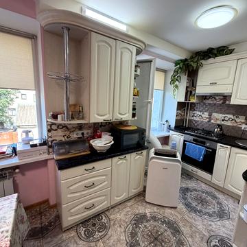 Чорновола вул., 98