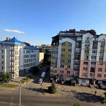 Володимира Великого вул., 14