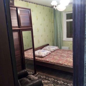 Академіка Корольова просп., 12
