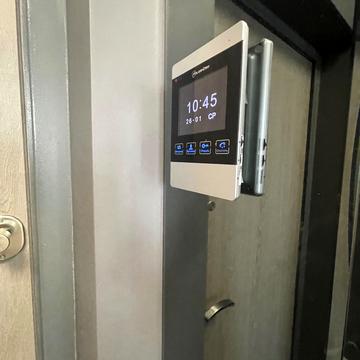 Салютна вул., 2к1