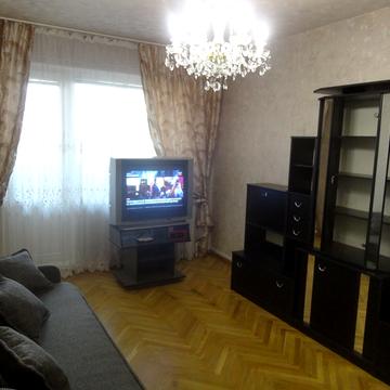 Підгірна вул., 12