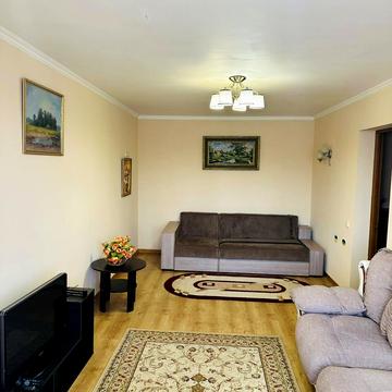 Леся Курбаса просп., 9