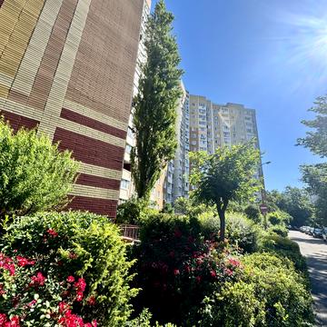 Бакинська вул., 37-Г