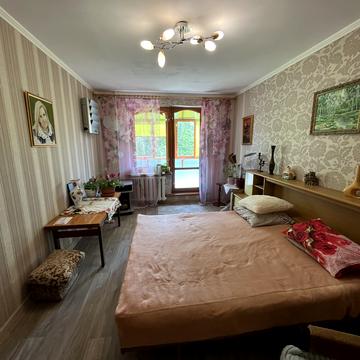Уласа Самчука вул., 13/18