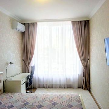 Каховська вул., 60