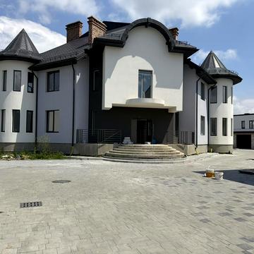 Патріарха Володимира вул., 20