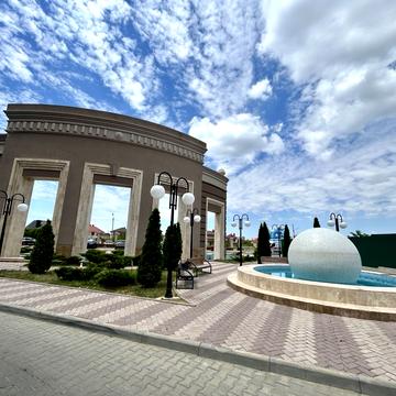 Чехова вул., (Будинок 2)