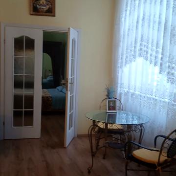 Переяславська вул., 25