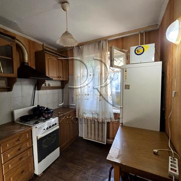 Миколи Василенка вул., 12