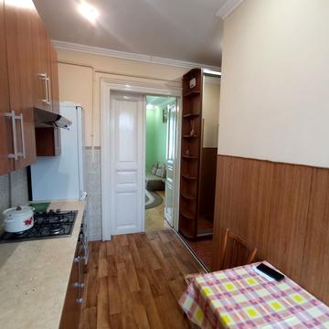 Джерельна вул., 16