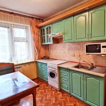 Празька вул., 21/1