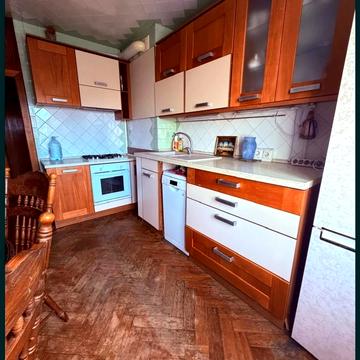 Євгена Чикаленка вул., 81/3