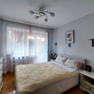 Євгена Коновальця вул., 136