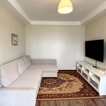 Велика Васильківська вул. (Червоноармійська), 136