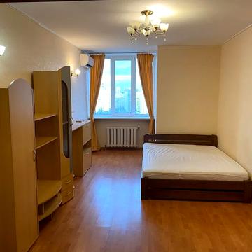 Миколи Бажана просп., 1-М