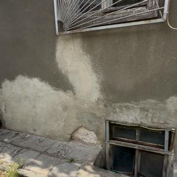 Садиковська вул., 24