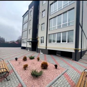 Центральна вул., 33