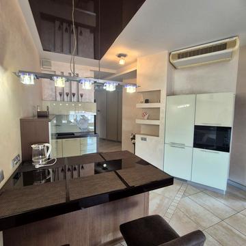 Королеви Єлизавети ІІ вул. (Глинки), 2