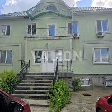 Свято-троїцька, 52