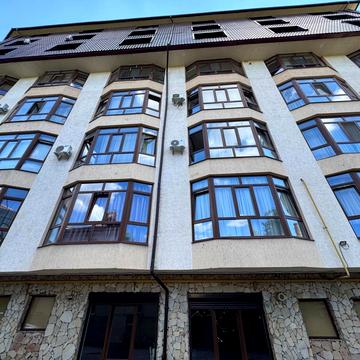 Академіка Ігоря Юхновського вул. (Гіпсова), 36в