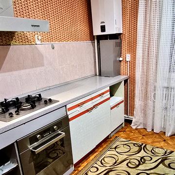 Андріївська вул., 12 к2