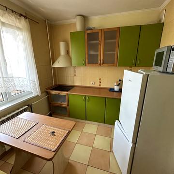 Квітневий пров., 1-А