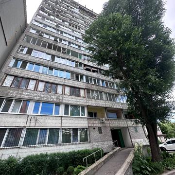 Набережна Перемоги вул., 124