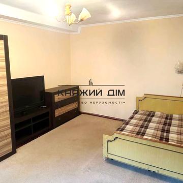 Золотоустівська вул., 1