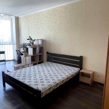 Драгоманова вул., 2