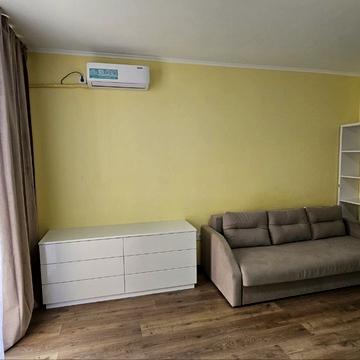 Сімї Кульженків вул. (Петра Дегтяренка), 37