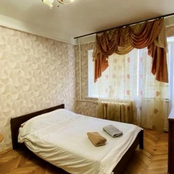 Будівельників вул., 12-А