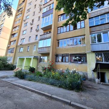 Руставелі вул., 42/1