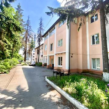 Ахієзерів вул. (Халтуріна), 6