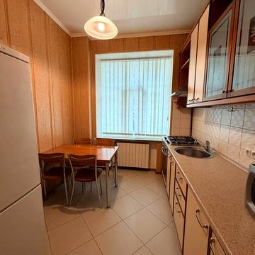 Володимирська вул., 71