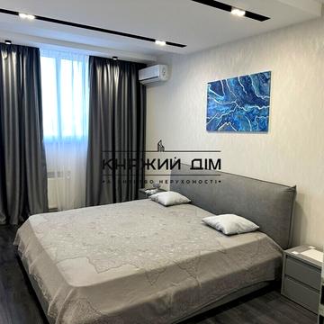 Берестейський просп. (Перемоги), 5-В