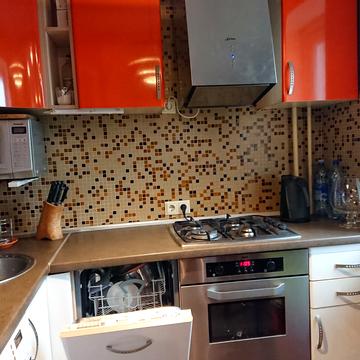 Академіка Курчатова просп., 28