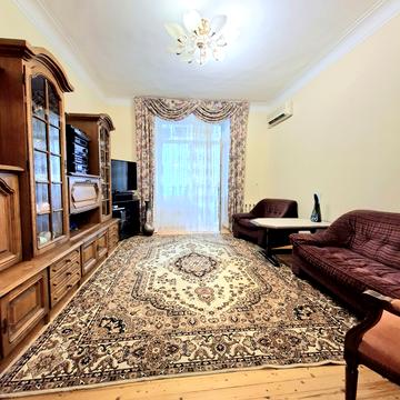 Перемоги вул., 42