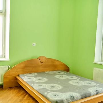 Івана Богуна вул., 6