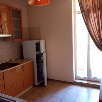Регенераторна вул., 4