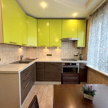 Композитора Лятошинського вул., 8