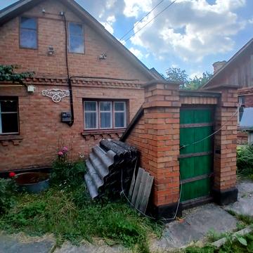 Петра Дорошенка вул., 2