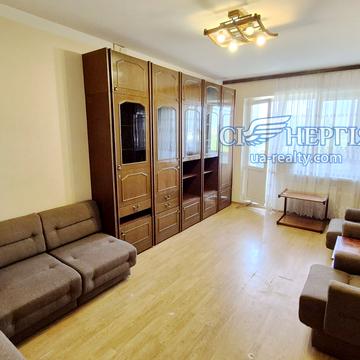 Лінійна вул., 30