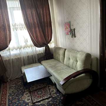 Ахієзерів вул. (Халтуріна), 4
