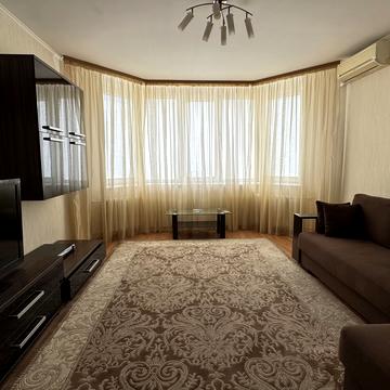 Миколи Бажана просп., 10